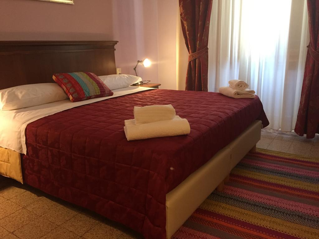 Astrid Hotel Firenze Værelse billede