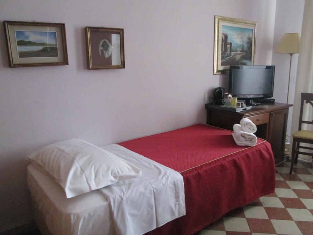Astrid Hotel Firenze Eksteriør billede